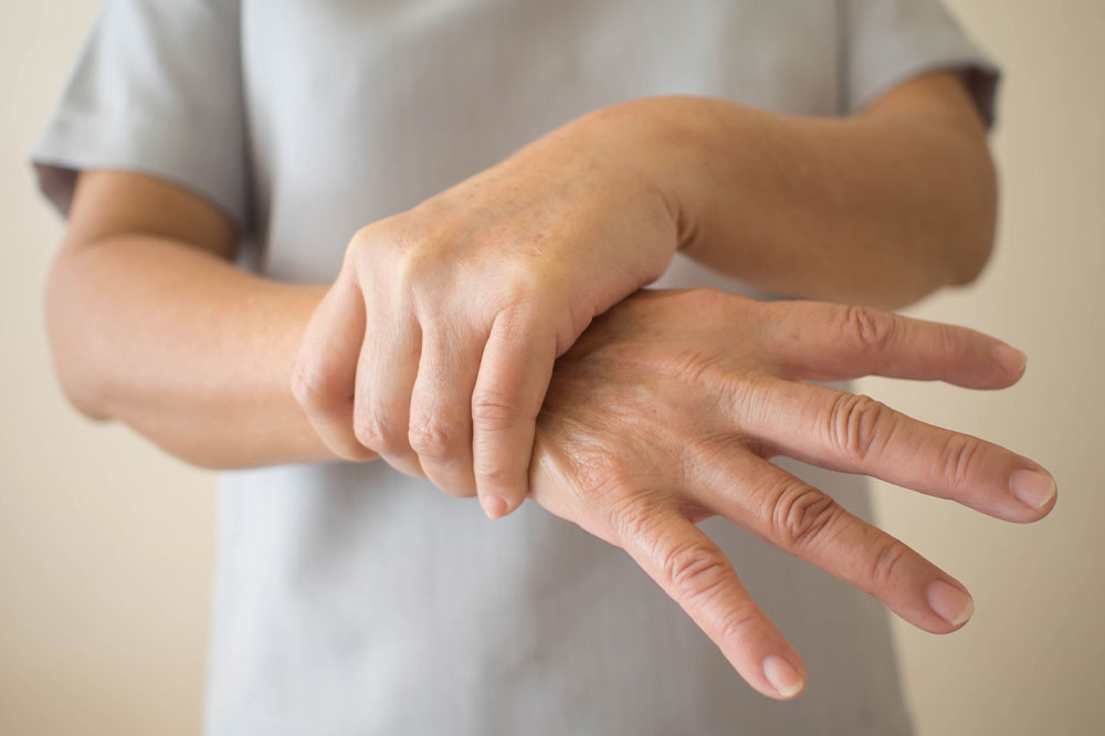 8 Early and Noticeable Signs of Parkinson’s Disease