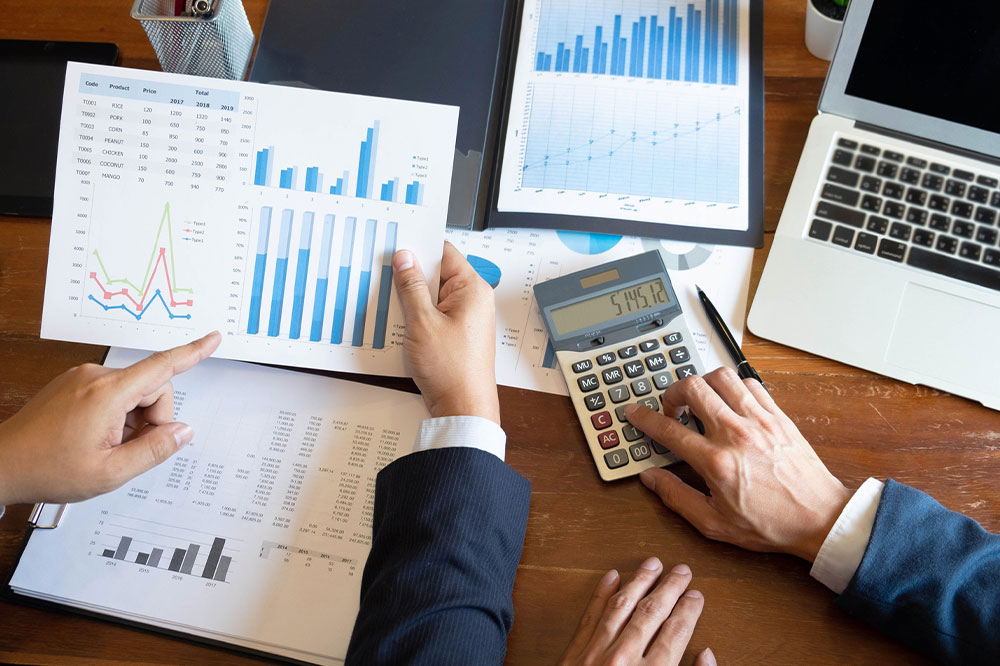 Job Roles, Skills, and Salaries of Finance Experts